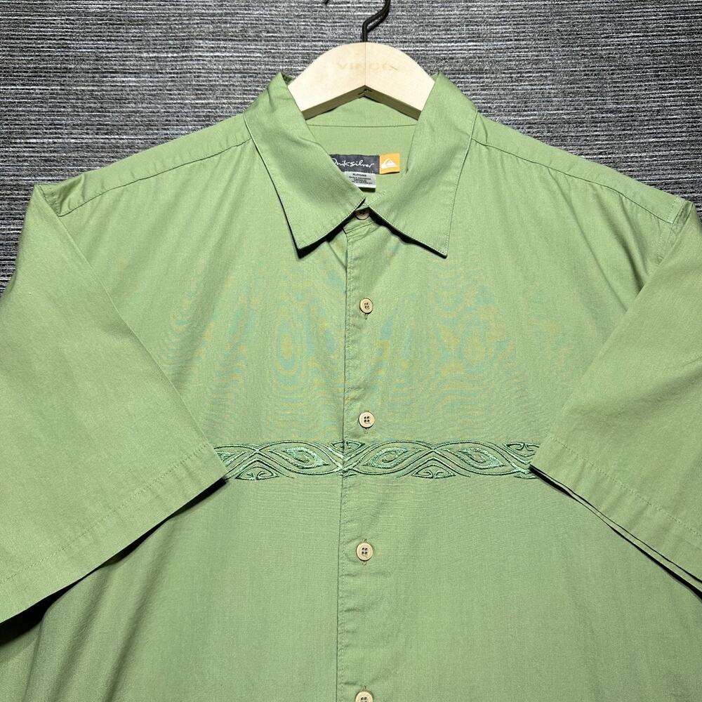 Quiksilver Shirt Men's XL Green Short Sleeve Button Up Camp Hawaiian Embroidered